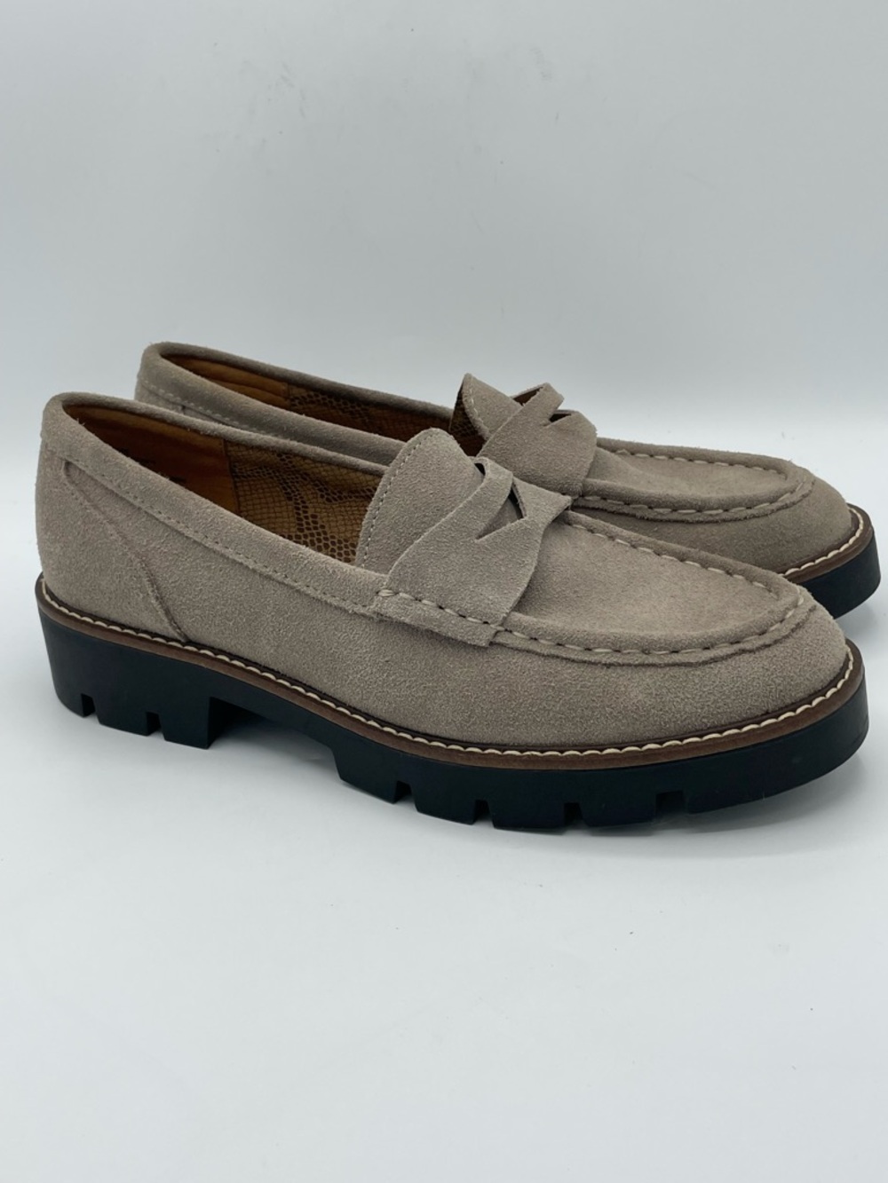 House of Harlow 1960 Gunner Suede Classic Loafers in Taupe